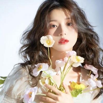 网恋失败后我成了全网白月光